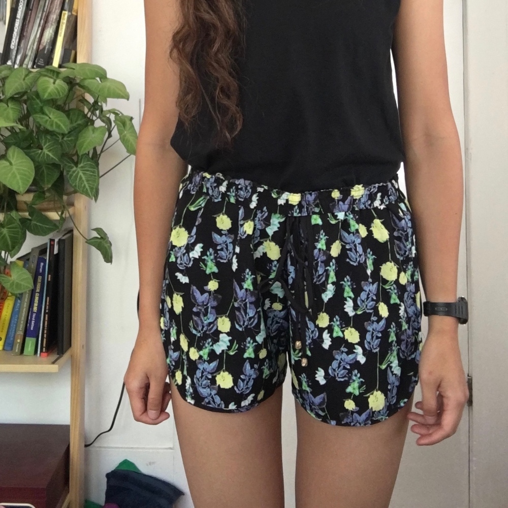 Floral pull on shorts
